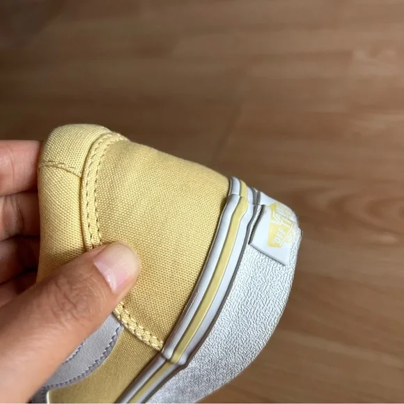 NEW Vans Old Skool Yellow Low Top Sneakers Women’s 8 - Picture 3 of 10